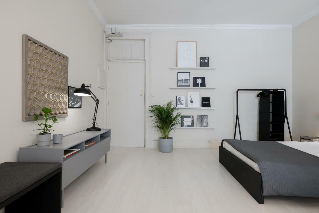 Baixa24 •P1L• Amplo Estudio Na Baixa Com Varanda Porto Buitenkant foto